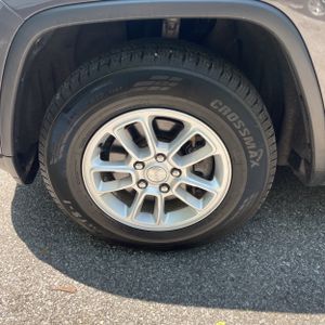 2019 JEEP GRAND CHEROKEE LAREDO E 缩略图 17