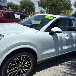 صورة 2 لـ 2022 Porsche CAYENNE