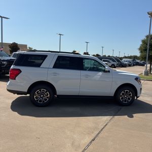 صورة 10 لـ 2024 FORD EXPEDITION XLT
