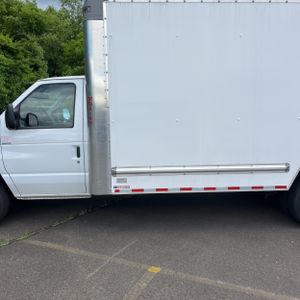 FORD E-350 CUTAWAY - 4