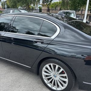 BMW 7 SERIES 740I - 6