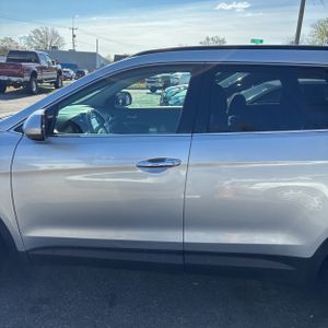 HYUNDAI SANTA FE SE - 4