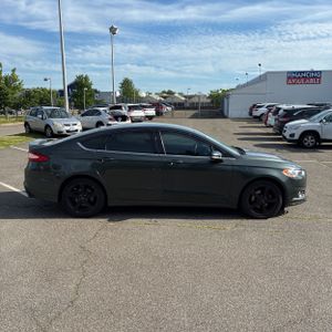 FORD FUSION SE - 10