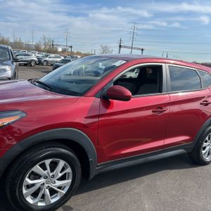 HYUNDAI TUCSON SE - 2