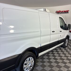 FORD TRANSIT 150 - 8