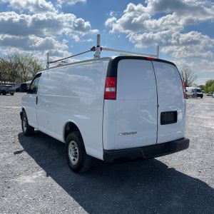 CHEVROLET EXPRESS 2500 - 5