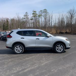 NISSAN ROGUE SV - 10