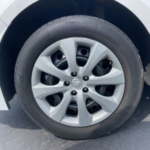 2023 Toyota COROLLA LE thumbnail 19