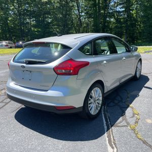 FORD FOCUS TITANIUM - 8