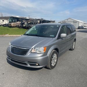 CHRYSLER TOWN AND COUNTRY TOURING - 1