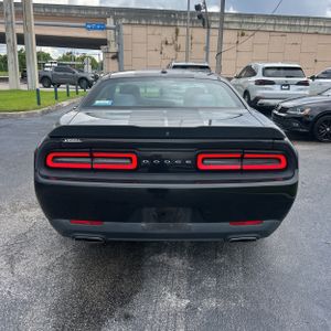 صورة 7 لـ 2017 Dodge CHALLENGER SXT