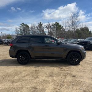 JEEP GRAND CHEROKEE ALTITUDE - 10
