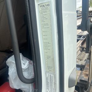 2013 Volvo COMMERCIAL VAH64-200 113"BBC CONV CAB DC SBA TRACT thumbnail 32