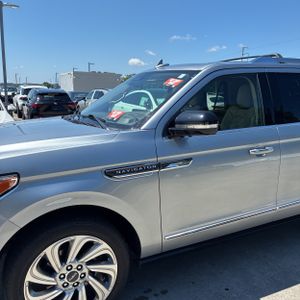 2024 Lincoln NAVIGATOR RESERVE photo 2