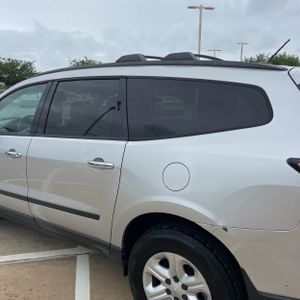 CHEVROLET TRAVERSE LS - 6