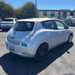 صورة 8 لـ 2013 Nissan LEAF S