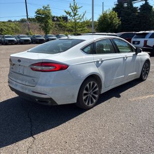 FORD FUSION SE - 8