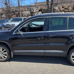 VOLKSWAGEN TIGUAN 2.0T S 4MOTION - 4
