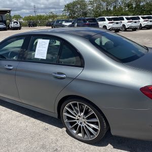 MERCEDES-BENZ E-CLASS AMG - 5