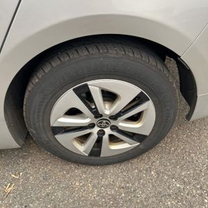 صورة مصغرة 18 لـ 2017 Toyota PRIUS THREE