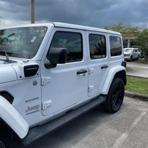 صورة 4 لـ 2021 JEEP WRANGLER 4XE UNLIMITED SAHARA