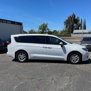 CHRYSLER VOYAGER LX - 10