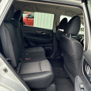 2017 Nissan ROGUE SV — миниатюра 31