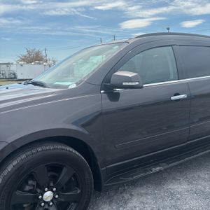 CHEVROLET TRAVERSE LT - 2