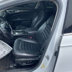 صورة مصغرة 32 لـ 2017 FORD FUSION SE