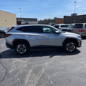 HYUNDAI TUCSON SEL - 10