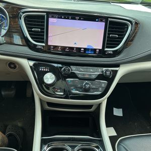 صورة 26 لـ 2022 Chrysler PACIFICA LIMITED