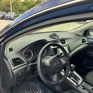 2019 Nissan SENTRA SR thumbnail 36