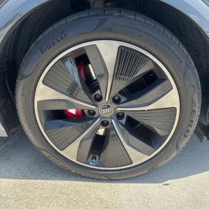 2025 AUDI SQ6 E-TRON PRESTIGE 缩略图 20