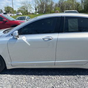 LINCOLN MKZ PREMIERE - 4