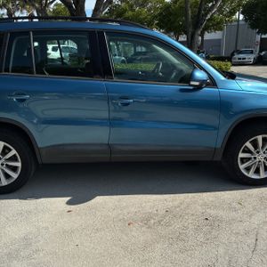 2018 Volkswagen TIGUAN LIMITED 2.0T — фото 11