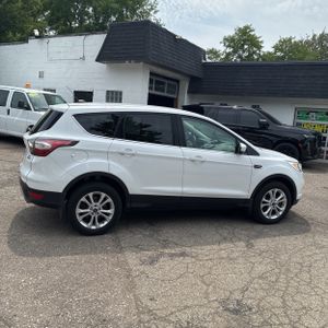 صورة 10 لـ 2017 FORD ESCAPE SE