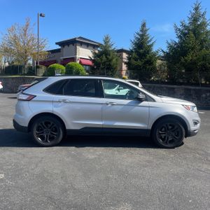 FORD EDGE SEL - 10