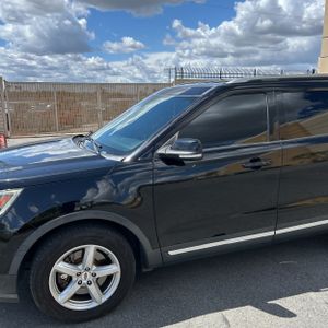 FORD EXPLORER XLT - 2