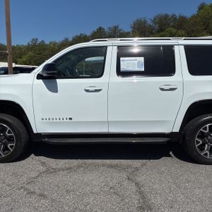 JEEP WAGONEER L SERIES III - 4