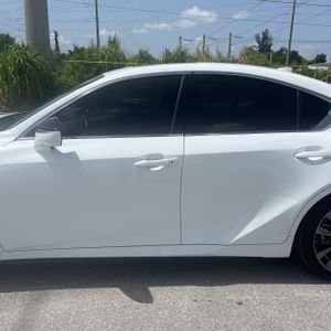 2023 Lexus IS 350 F SPORT photo 4