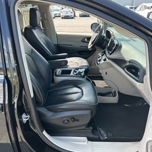 2020 Chrysler PACIFICA LIMITED — миниатюра 33