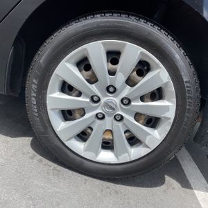 2017 Nissan SENTRA SV — миниатюра 18