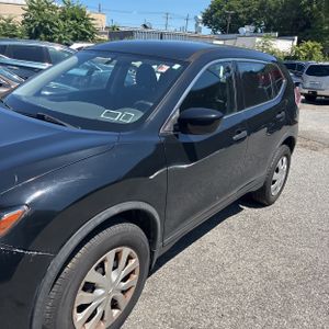 2016 Nissan ROGUE S photo 2