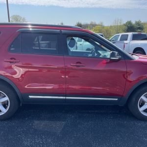 FORD EXPLORER XLT - 9