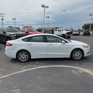 FORD FUSION SE - 10