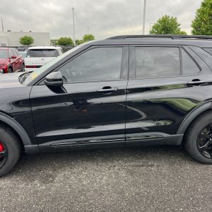 FORD EXPLORER ST - 4