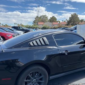 FORD MUSTANG BASE - 9