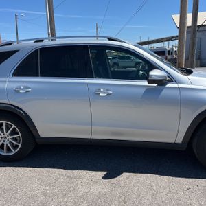 2025 Mercedes-BENZ GLE — миниатюра 11