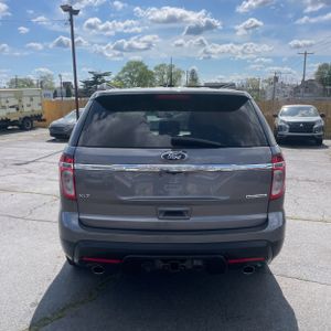 FORD EXPLORER XLT - 7