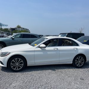 2015 Mercedes-BENZ C-CLASS photo 3